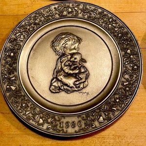 Hallmark pewter plates-set of 5- 6 inch in diameter